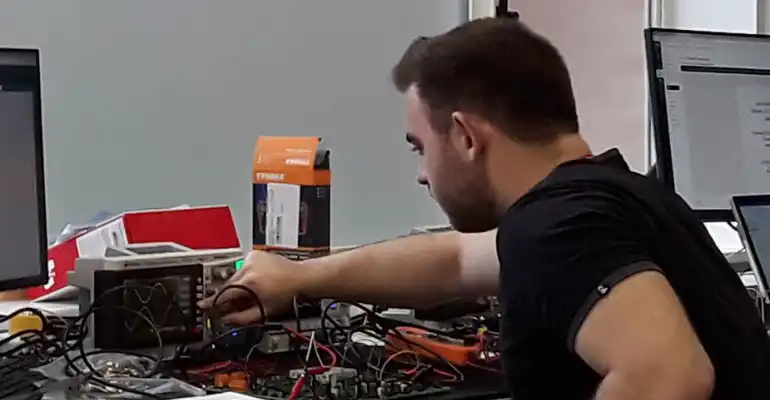 Advanced Electrical and Electronic Engineering with Industry Placement MSc