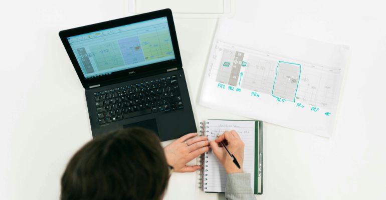Designer IT Specialist