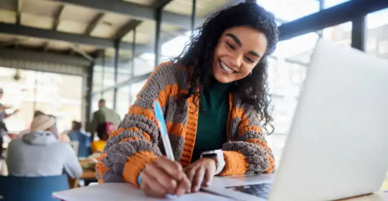 Bachelor in Applied Management (Creative Industries Option)